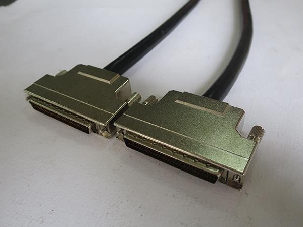 HPDB68 Male to Female SCSI III kábelösszetétel